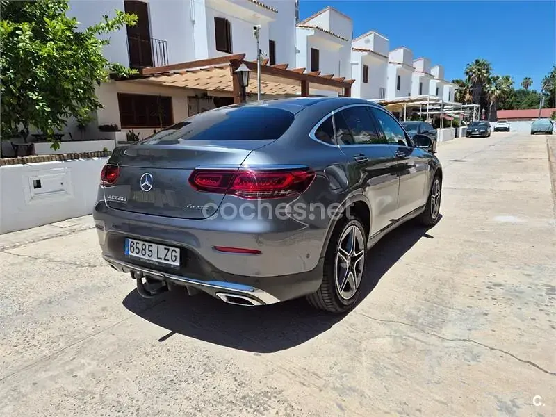 Usado Mercedes GLC220 194 CV (142 kW) 2022 Gris / plata Coupe