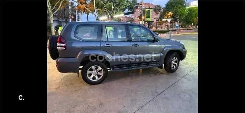 Usado Toyota Land Cruiser 163 CV (119 kW) 2004 Gris / plata SUV