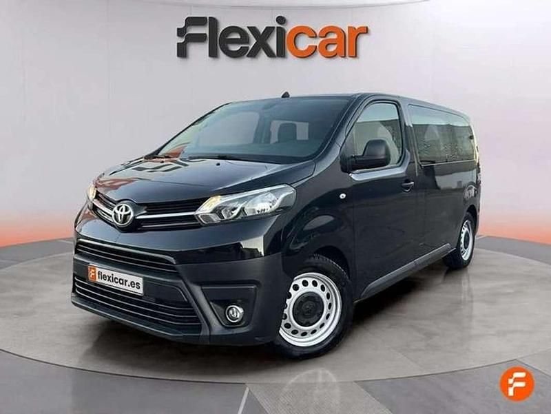 Usado Toyota Proace 120 CV (88 kW) 2023 Negro Monovolumen