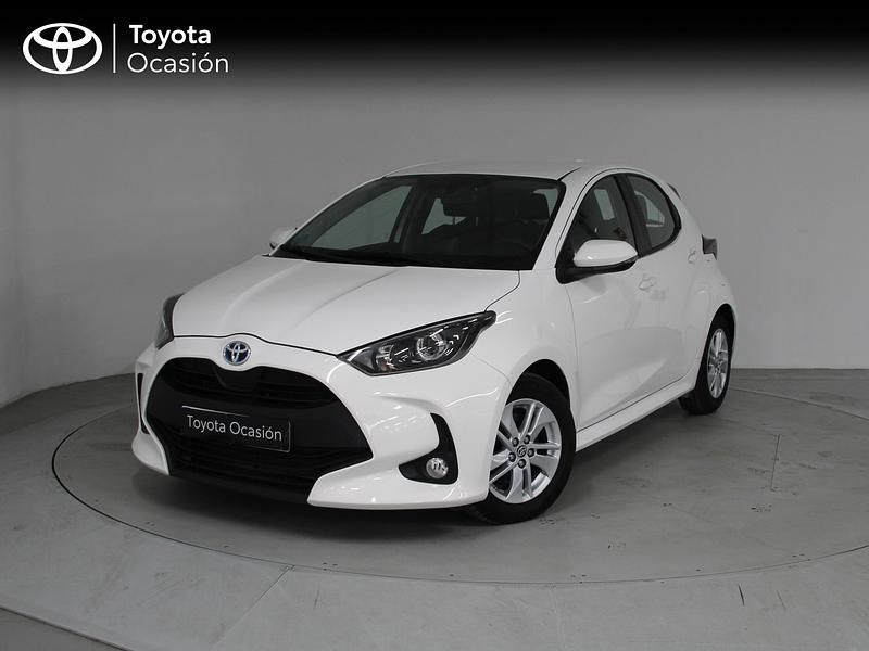 Usado Toyota Yaris Hybrid Business Edition 116 CV (85 kW) 2021 Blanco Berlina