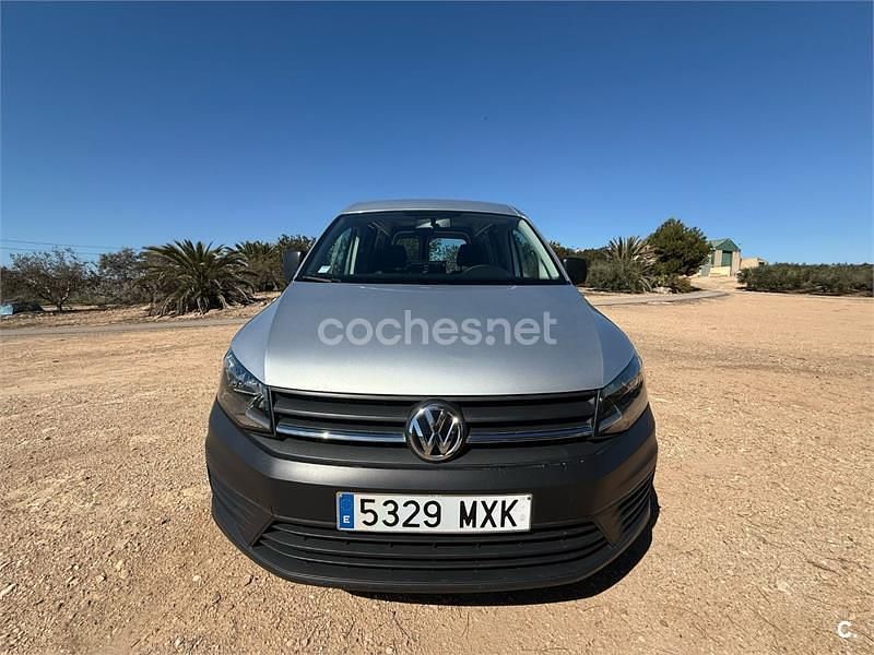 Usado VW Caddy Beach 131 CV (96 kW) 2019 Gris / plata Monovolumen
