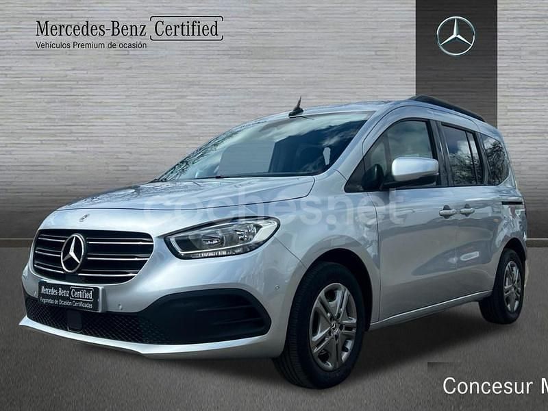 Gris / plata Usado 2024 Mercedes 180 Berlina | 31.822 € - Imagen 1/3