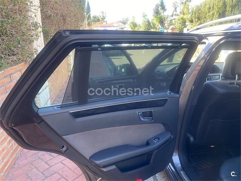 Usado Mercedes E200 Avantgarde 136 CV (100 kW) 2010 Gris / plata Familiar