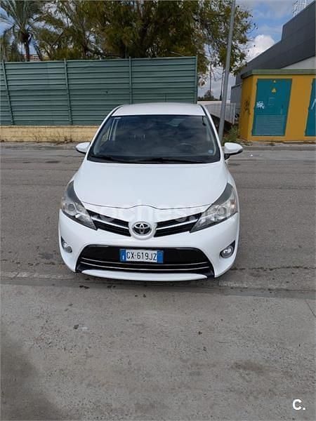 Usado Toyota Verso Advance 112 CV (82 kW) 2015 Blanco Monovolumen
