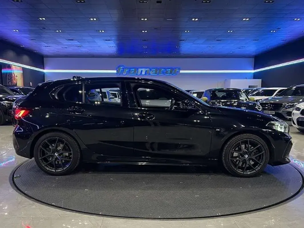 Usado BMW 120 M Sport 178 CV (130 kW) 2022 Negro Utilitario