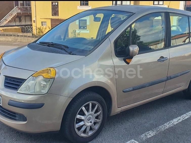 Beige Usado 2005 Renault Modus Dynamique Monovolumen | 990 € - Imagen 1/4