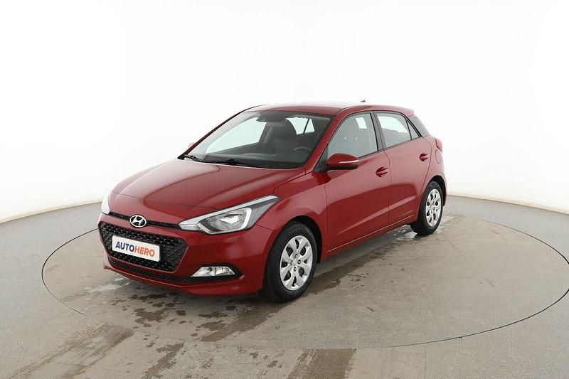 Usado Hyundai i20 85 CV (62 kW) 2018 Rojo Berlina