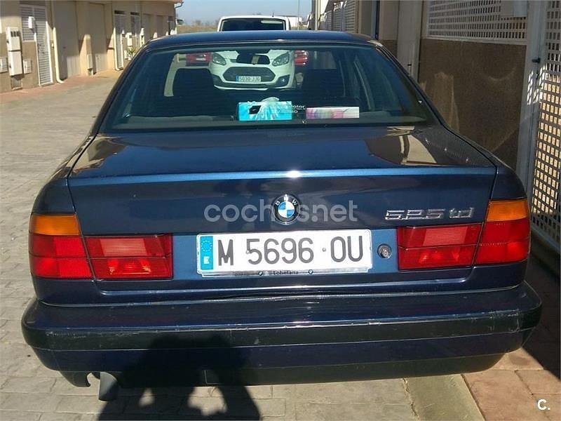 Usado BMW 525 115 CV (84 kW) 1993 Azul Berlina