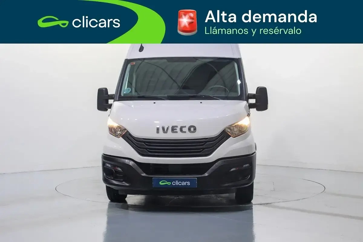 Usado Iveco Daily 156 CV (114 kW) 2023 Blanco Van