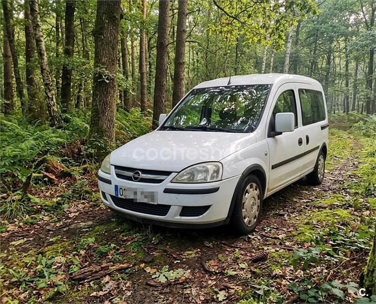 Usado Opel Combo Enjoy 100 CV (73 kW) 2009 Blanco Monovolumen