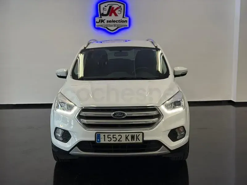 Usado Ford Kuga Trend 150 CV (110 kW) 2019 Blanco SUV