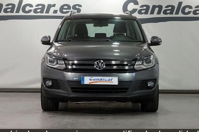 Usado VW Tiguan 140 CV (102 kW) 2012 Gris SUV