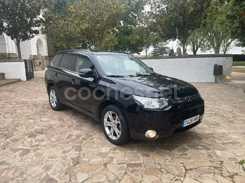 Usado Mitsubishi Outlander Motion 150 CV (110 kW) 2014 Negro SUV