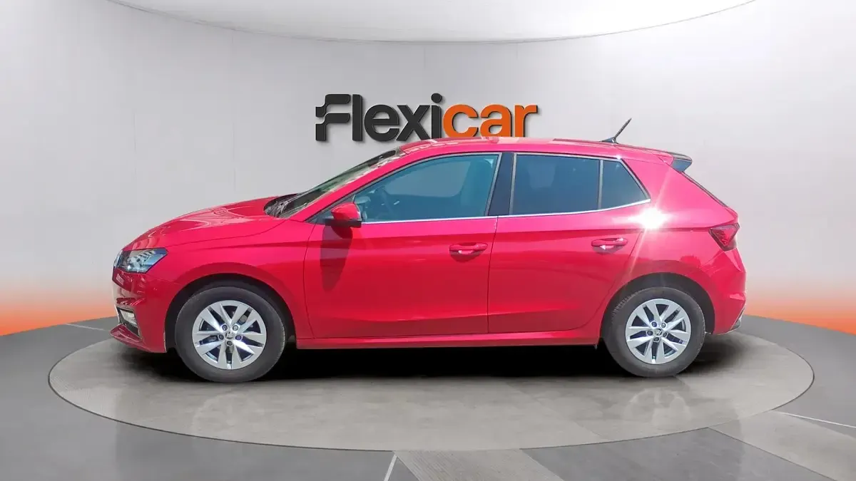 Usado Skoda Fabia Selection 95 CV (69 kW) 2024 Rojo Utilitario