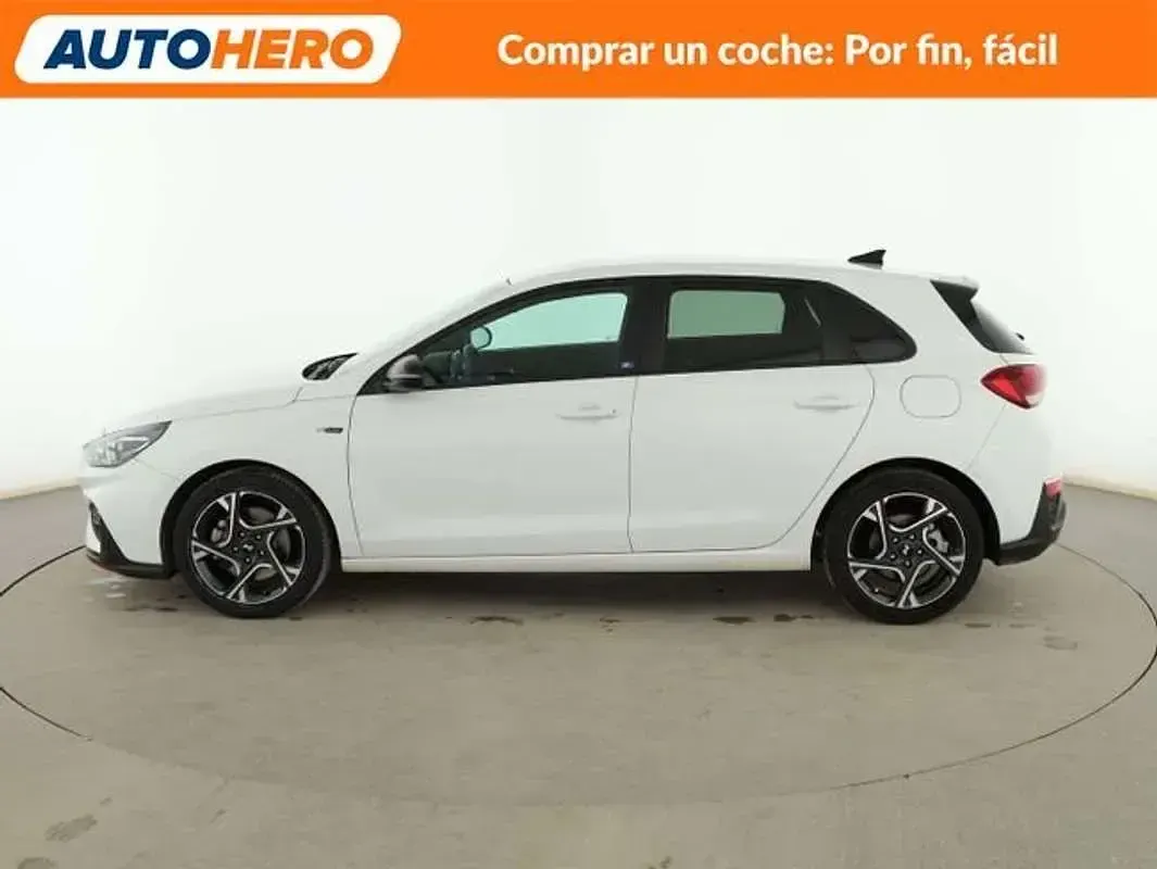 Usado Hyundai i30 N Line 120 HP (88 kW) 2022 Branco Sedan
