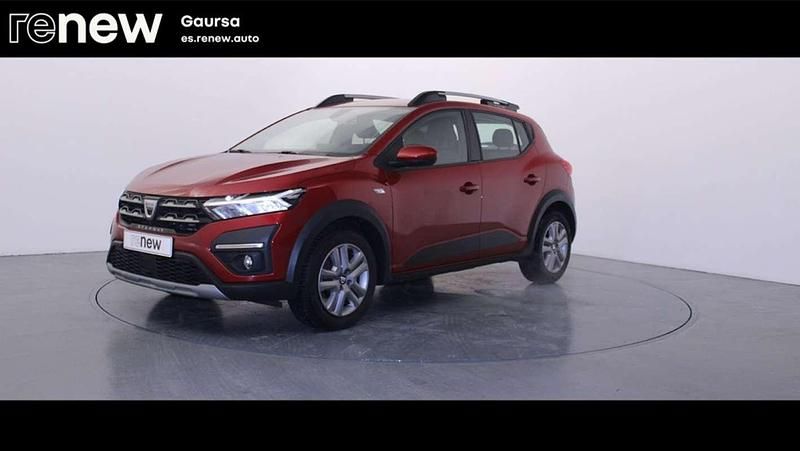 Usado Dacia Sandero Comfort 101 CV (74 kW) 2022 Rojo Berlina