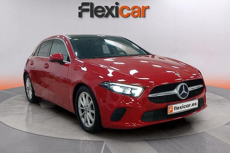 Usado Mercedes A180 116 CV (85 kW) 2019 Rojo Berlina