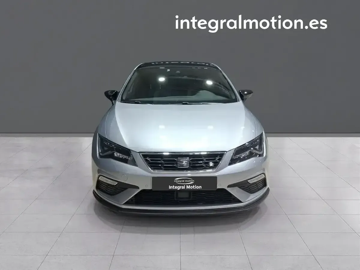 Usado Seat Leon FR 149 CV (109 kW) 2019 Gris