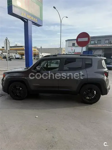 Usado Jeep Renegade Longitude 120 CV (88 kW) 2016 Gris / plata SUV
