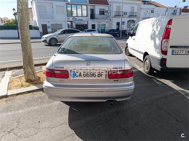 Usado Honda Accord 115 CV (84 kW) 1998 Gris / plata Berlina