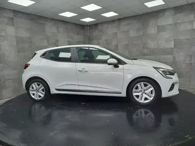 Usado Renault Clio Intens 140 CV (102 kW) 2021 Blanco Utilitario