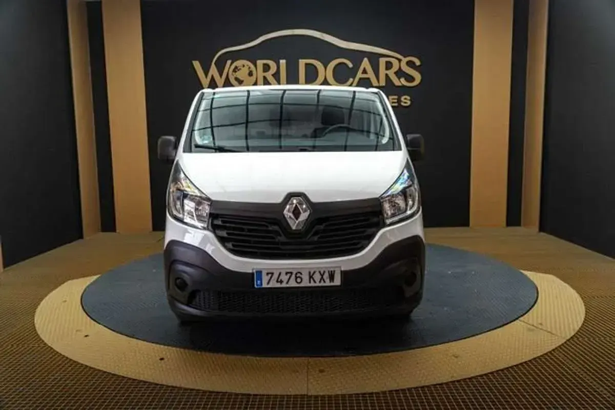 Usado Renault Trafic 120 CV (88 kW) 2019 Blanco Monovolumen