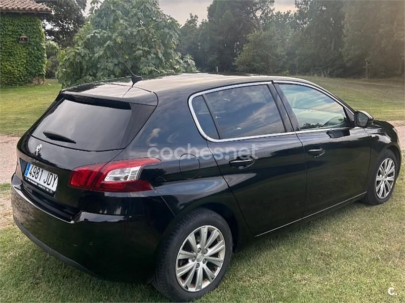 Usado Peugeot 308 Style 115 CV (84 kW) 2015 Negro Berlina