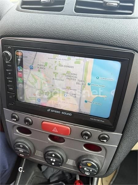 Usado Alfa Romeo 147 Progression 120 CV (88 kW) 2002 Rojo Utilitario