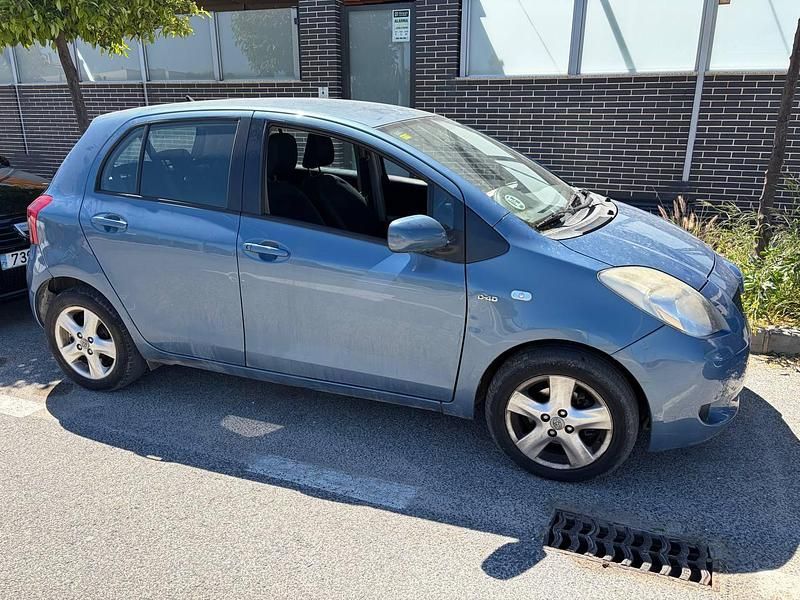 Usado Toyota Yaris 90 CV (66 kW) 2008 Azul Utilitario