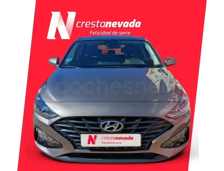 Usado Hyundai i30 110 CV (80 kW) 2021 Gris / plata Berlina