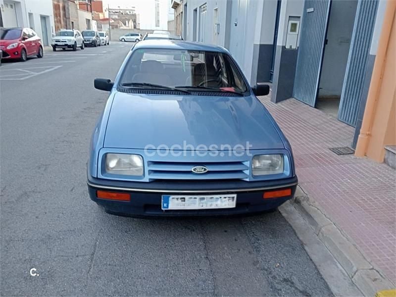 Azul Usado 1987 Ford Sierra Berlina | 5000 € - Imagen 1/4