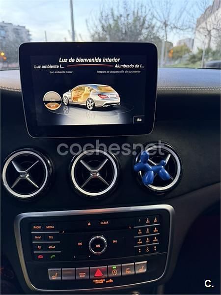 Usado Mercedes CLA200 Shooting Brake 136 CV (100 kW) 2018 Negro Familiar