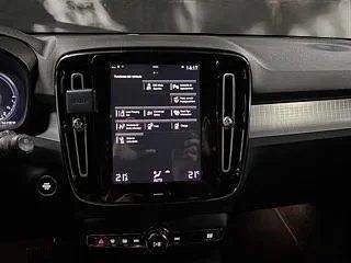 Usado Volvo XC40 Momentum 262 CV (192 kW) 2021 Negro SUV