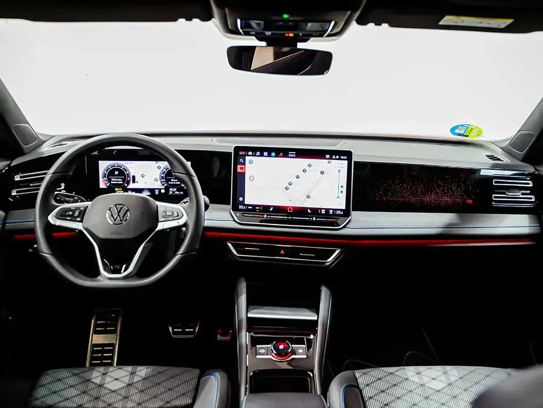 Usado VW Tiguan R-line 150 CV (110 kW) 2025 Blanco SUV