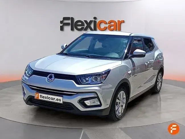 Usado SsangYong Tivoli 128 CV (94 kW) 2019 Gris SUV