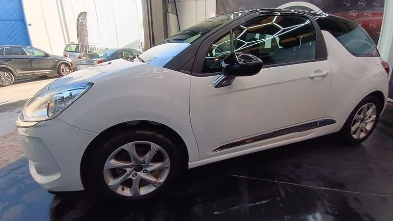 Usado DS Automobiles DS3 82 CV (60 kW) 2018 Blanco Berlina