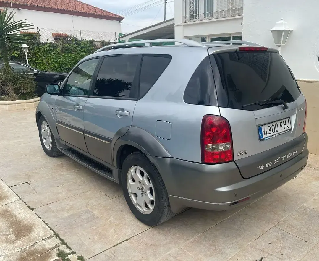 Usado SsangYong Rexton Limited 163 CV (119 kW) 2006 Gris SUV