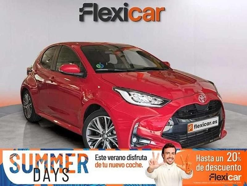Burdeos Usado 2024 Toyota Yaris Hybrid Active Utilitario | 22.690 € (Precio justo) - Imagen 1/4