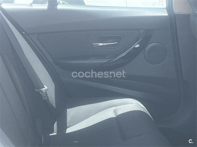 Gris / plata Usado 2018 BMW 318 Berlina | 17.000 € (Buen precio) - Imagen 1/4
