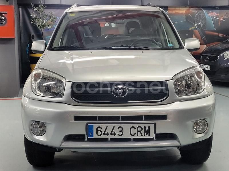 Gris / plata Usado 2004 Toyota RAV4 Sol SUV | 10.750 € (Un poco caro) - Imagen 1/4