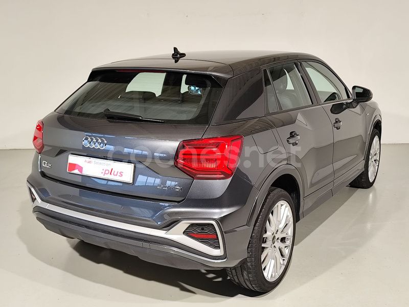 Usado Audi Q2 116 CV (85 kW) 2024 Gris / plata SUV