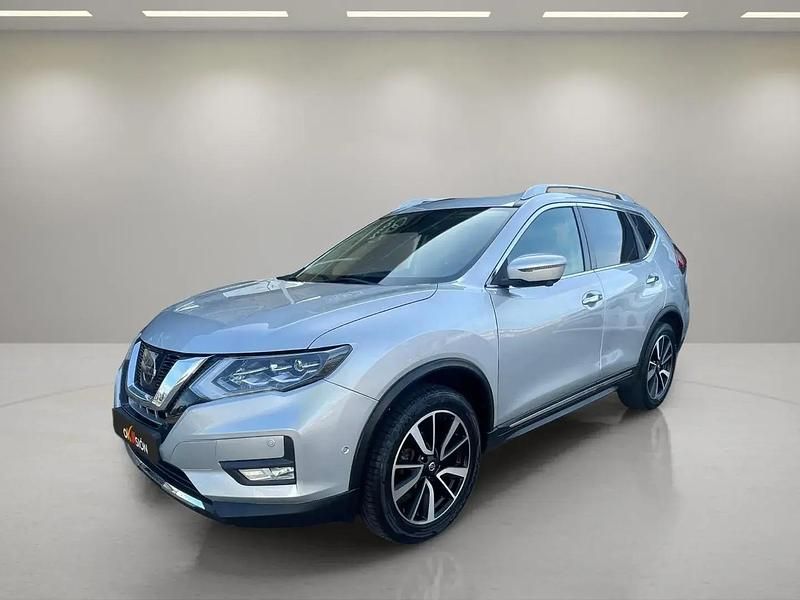 Usado Nissan X-Trail Tekna 163 CV (119 kW) 2018 Gris / plata SUV