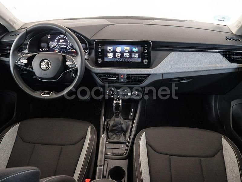 Usado Skoda Scala Selection 115 CV (84 kW) 2024 Gris Utilitario