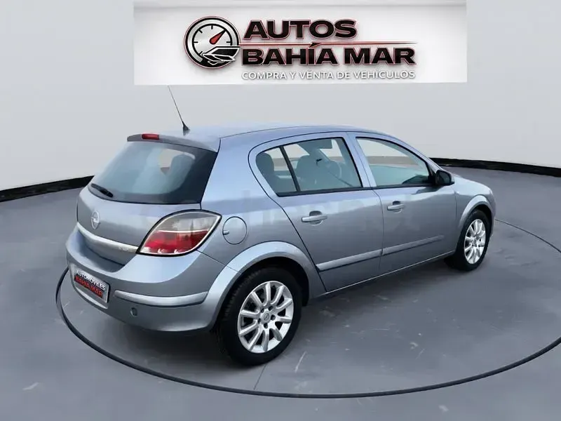 Usado Opel Astra Cosmo 100 CV (73 kW) 2008 Gris / plata Berlina