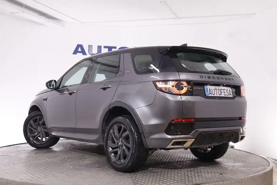 Usado Land Rover Discovery Sport SE 150 CV (110 kW) 2020 Gris / plata SUV