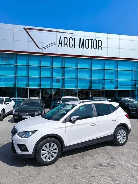 Usado Seat Arona Style 95 CV (69 kW) 2019 Blanco SUV