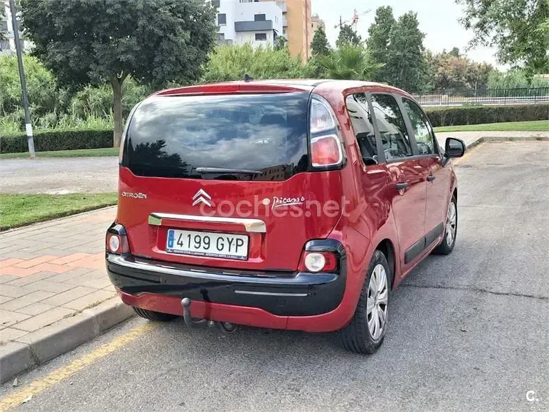 Usado Citroën C3 Picasso Seduction 92 CV (67 kW) 2010 Rojo Monovolumen