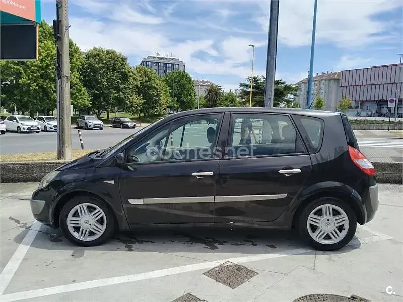 Usado Renault Scénic II Dynamique 105 CV (77 kW) 2005 Negro Monovolumen