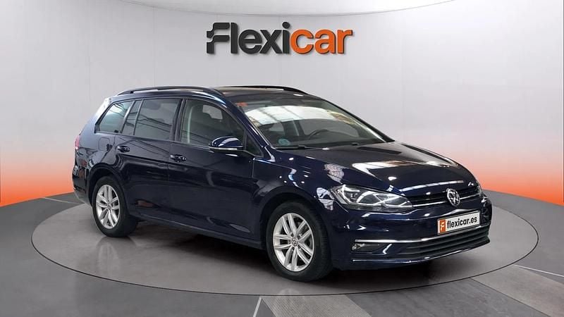 Usado VW Golf VII Business 115 CV (84 kW) 2020 Azul Familiar