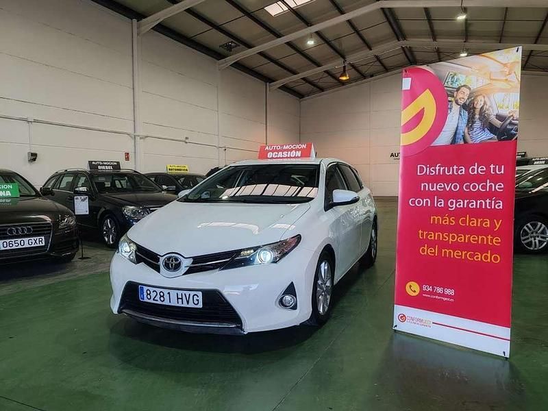 Blanco Usado 2014 Toyota Auris Active Utilitario | 9500 € (Precio justo) - Imagen 1/4